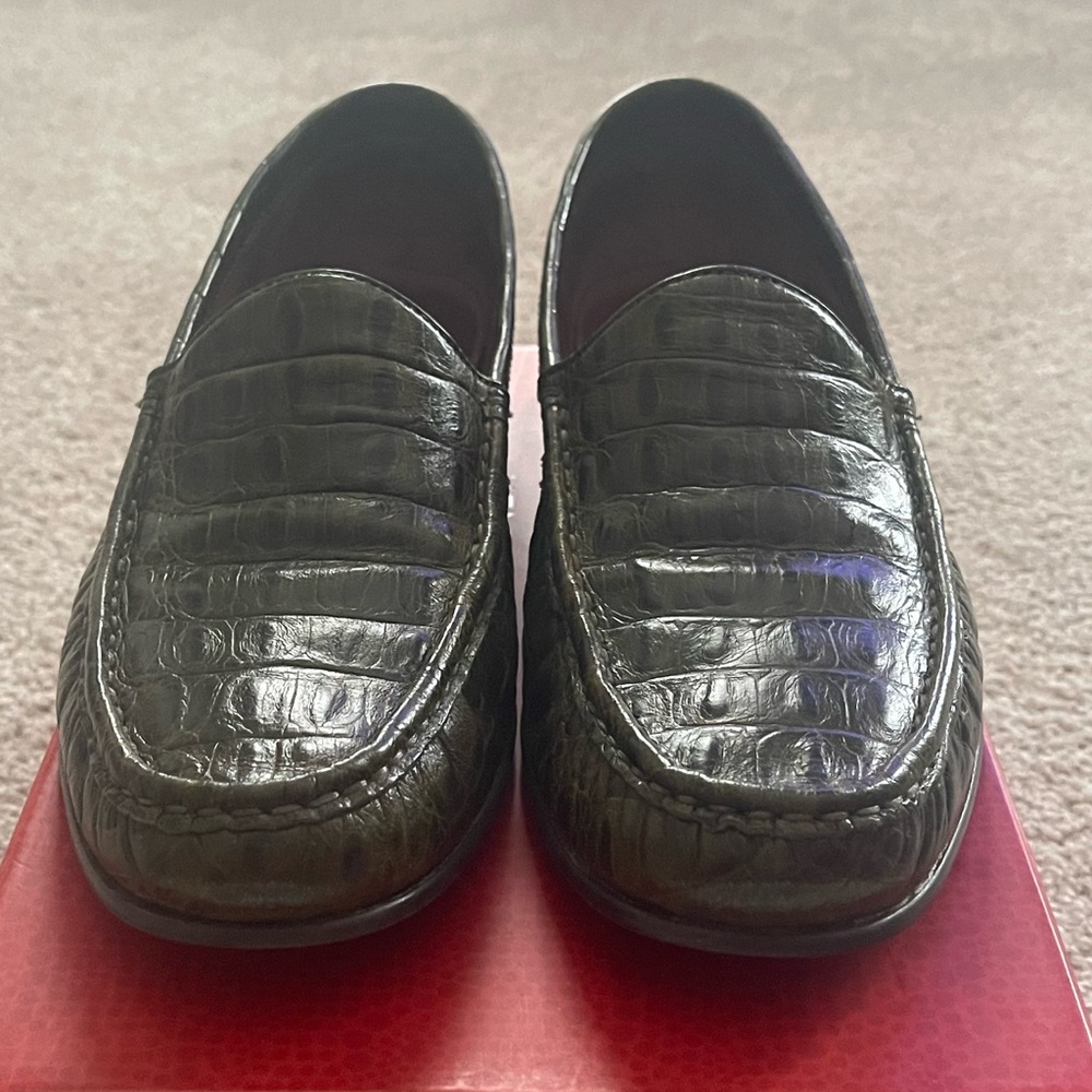 Men’s loafer size 8.5